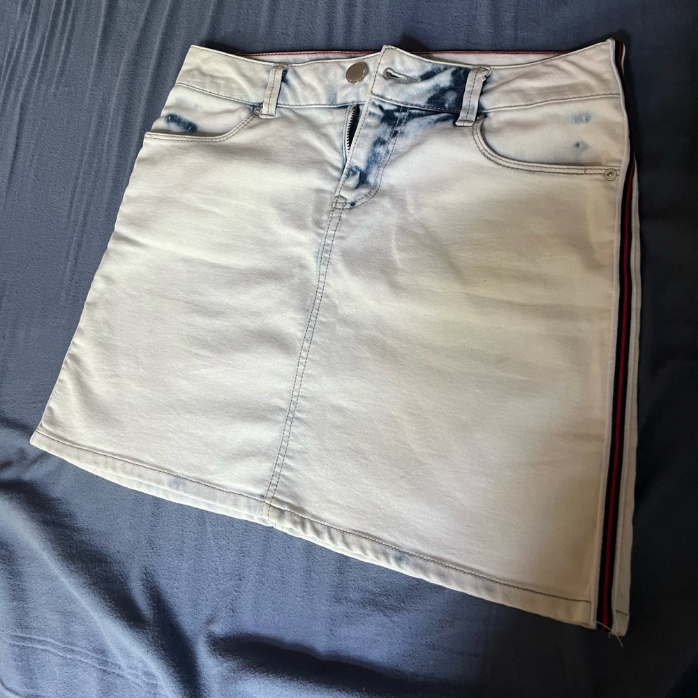 Calvin Klein denim skirt - Picture 2 of 5